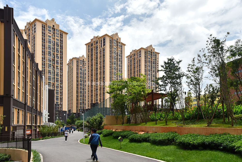 昆明万彩城市花园百爵公寓在售,均价约10500元/㎡